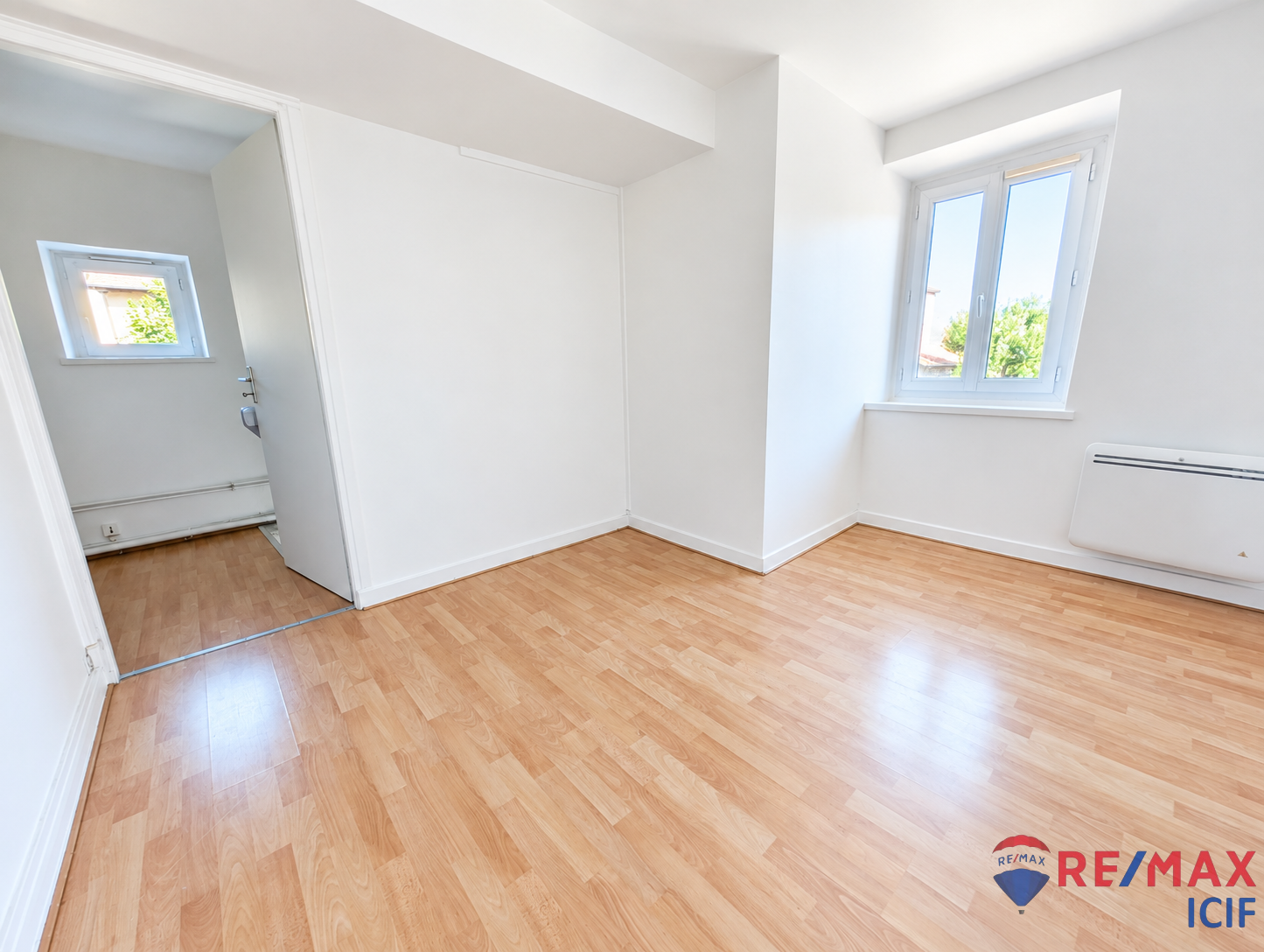 MAISON DE VILLE DE 51,86 m2- VAULX-MILIEU